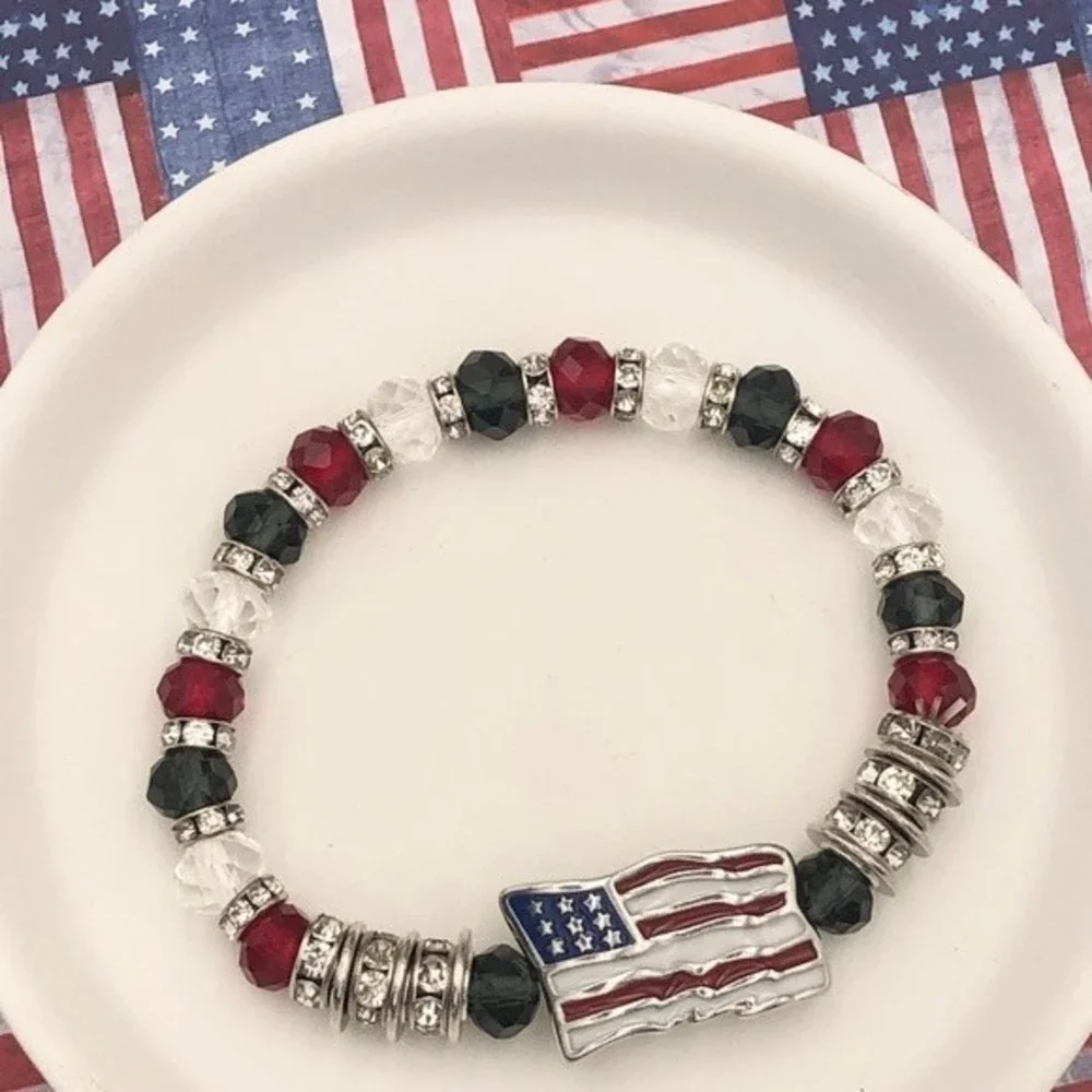 🌼 American Flag USA Glass Stretch Bracelet